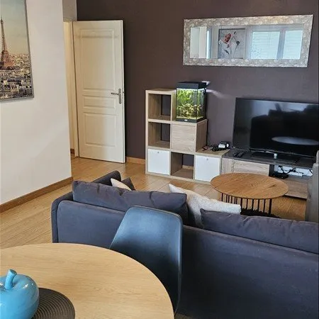 Appartement - 1er étage - 43 m2 - 2 pièces - Meublé