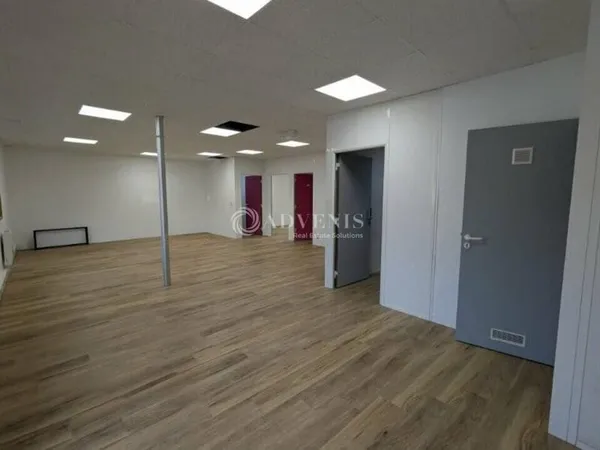 Bureaux 458 m²