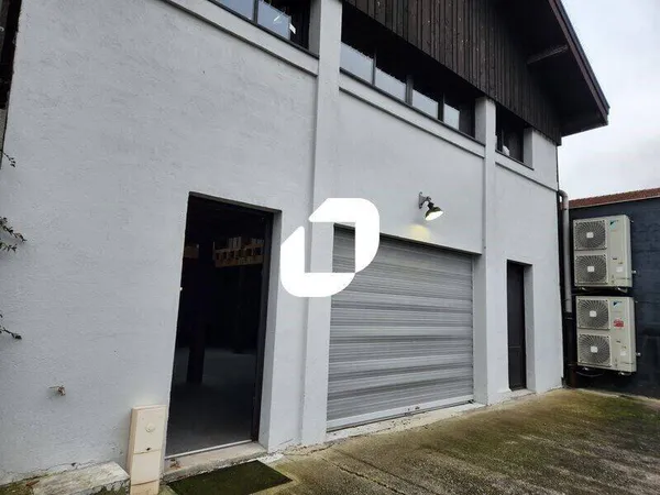 Local d'activité 240 m²