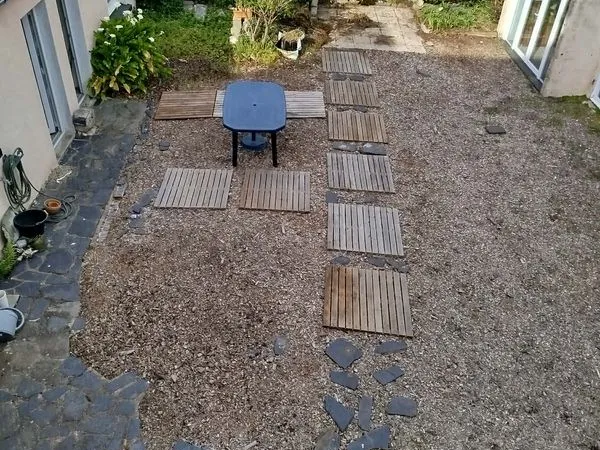 Ensemble immobilier présentant une double façade mitoyenne (plus de 300 m² habitables) à fort potent