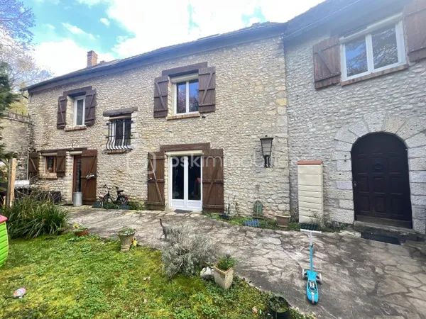 Maison 7 pièces 205 m²