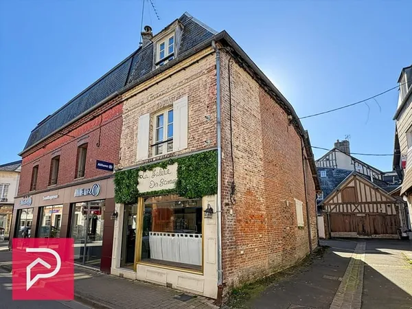 Local commercial Bernay avec courette