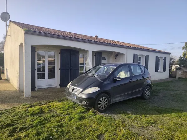 Maison avec grand terrain
