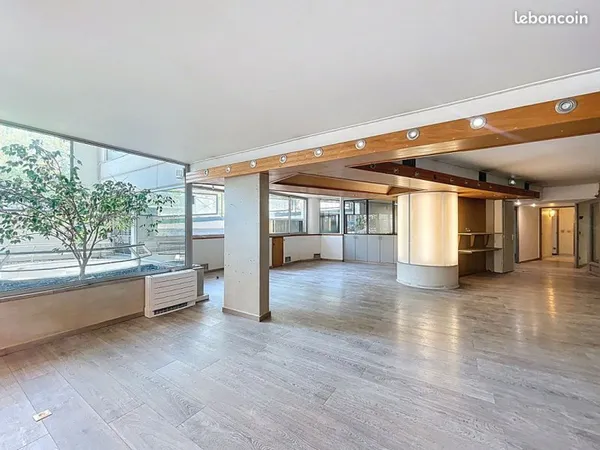 Local commercial 303 m² MANOSQUE