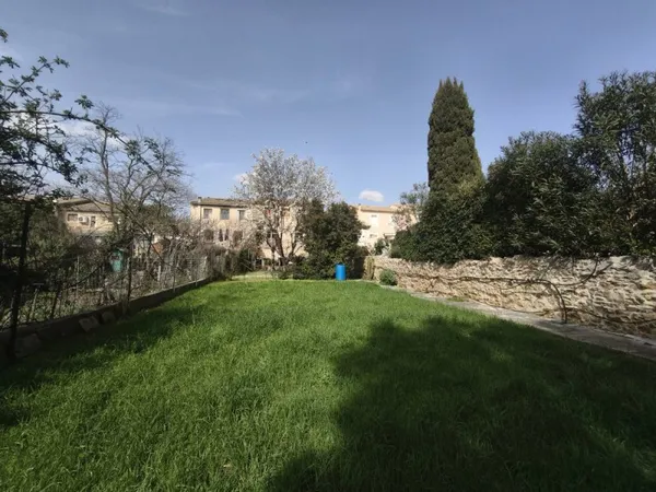 Maison Vigneronne R+2 de 230m2 avec garage de 120m2 et jardin de 400m2