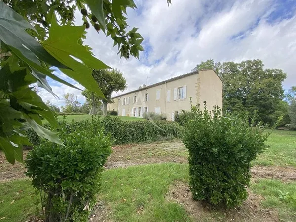 Maison 9 pièces 343 m²