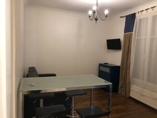 Loue studio meublé Paris 18ème Montmartre - 20m²