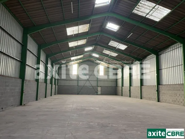 Local industriel 800 m²