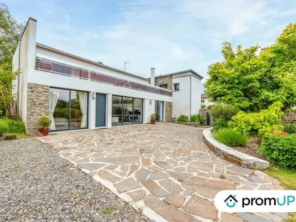 Maison 7 pièces 286 m²