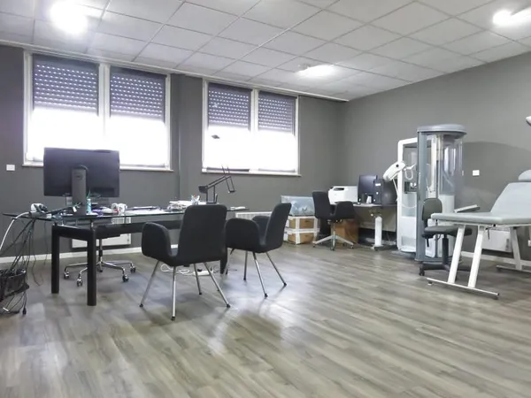 HAGONDANGE centre ville, plateau de 156m2 pour activité libé