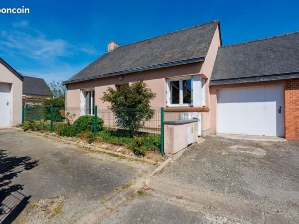 Pavillon T3 - LOUVIGNE DE BAIS - 63 m²