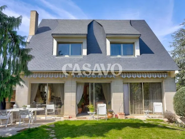 Vente Maison 6 pièces de 170m² - 94360 Bry-sur-Marne