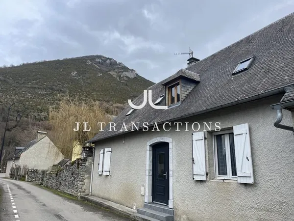Maison et gîte 166m2 - 6 pièces - Campan