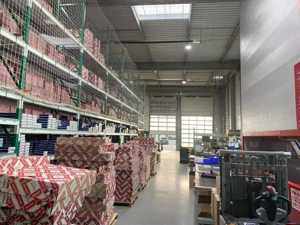 Local d'activité 1200 m²