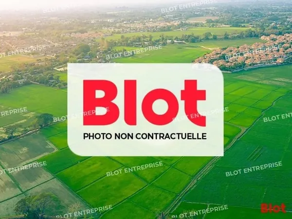 Terrain constructible 1349 m²