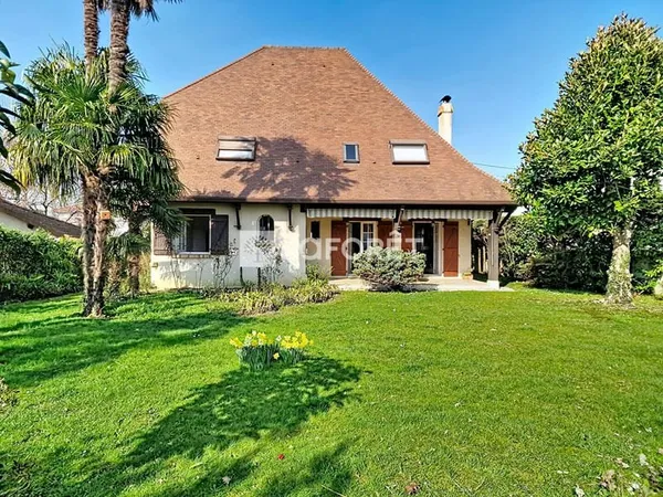 Maison Pau 7 pièce(s) 143 m2