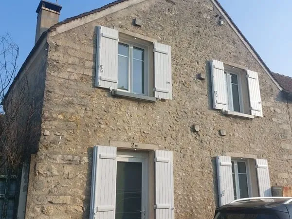 Ury centre village