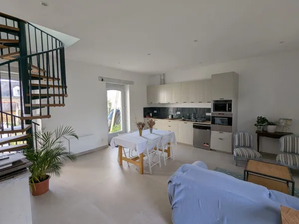 Loue maison ancienne rénovée avec charme