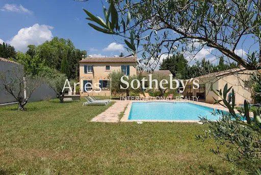 Maison 9 pièces 230 m²