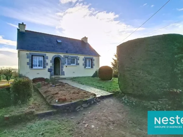 Maison Néo-Bretonne à vendre à Plaintel - 4 chambres et grand terrain d'environ 8400 m²