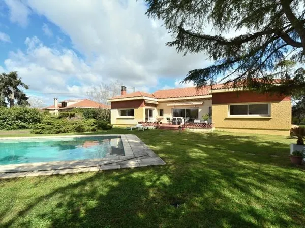 Maison 7 pièces 202 m²