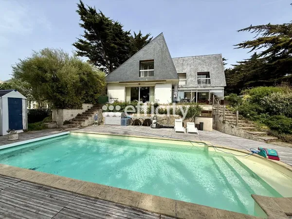 Maison 8 pièces 328 m²