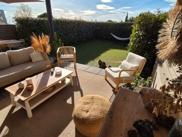 Appartement T2 de 41 m² avec jardin sud 60 m² et double garage - Fréjus - 270 000