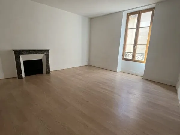 APPARTEMENT T3 EN CENTRE-VILLE DE CAHORS AVEC BALCON