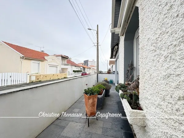 Maison à vendre - 6 pièces - à seulement 100 m de la corniche - SAINT HILAIRE DE RIEZ (85)