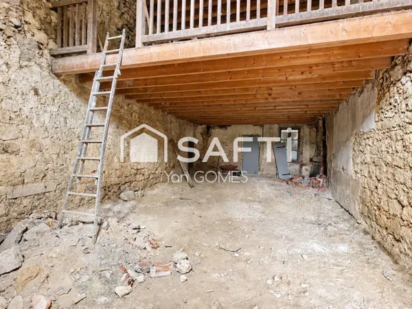 Bâtisse à fort potentiel, volumes exceptionnels