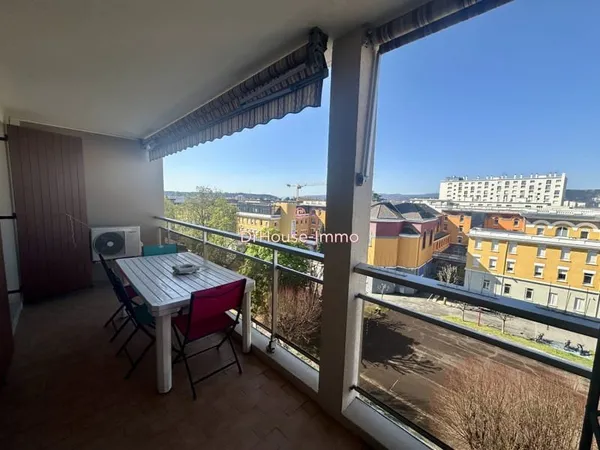 Valence quartier Monplaisir T3 avec terrasse dans une résidence sécurisée avec ascenseur, garage et 