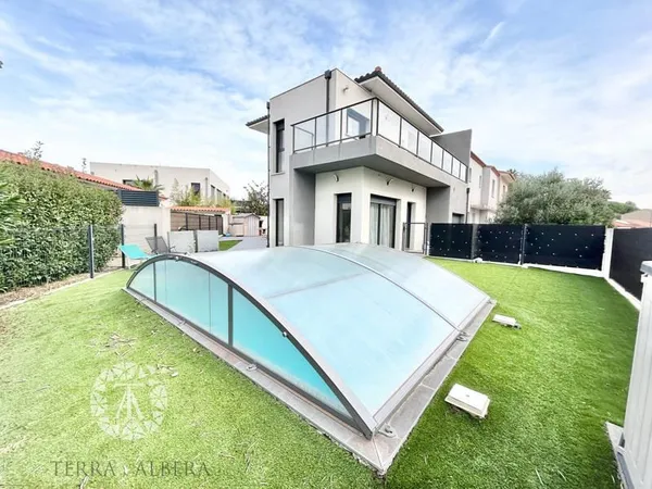 SAINT-ESTÈVE Maison RECENTE de 110m2 avec PISCINE et GARAG