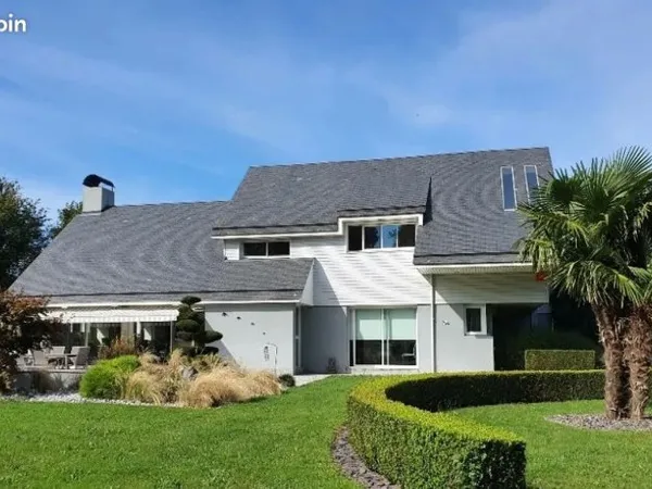 Villa 7 pièces 240 m²