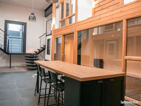 A LOUER - Local professionnel 235 m2