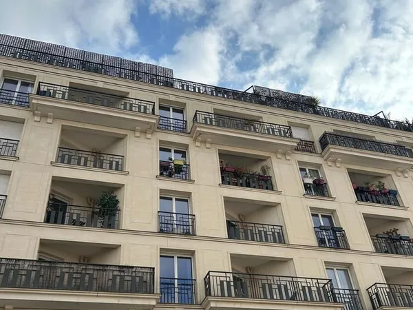 Place parking souterrain securise a louer a saint ouen (93)