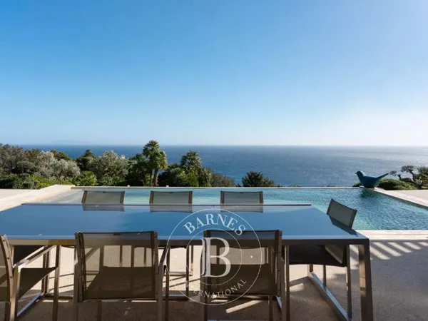 Cap Corse, Erbalunga, Villa vue mer panoramique, 10 pièces, 4 chambres, piscine chauffée, proche pla