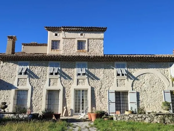 Villa 10 pièces 382 m²