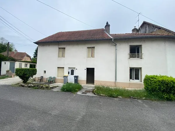 BESANCON - Morre - Immeuble composé de deux appartements