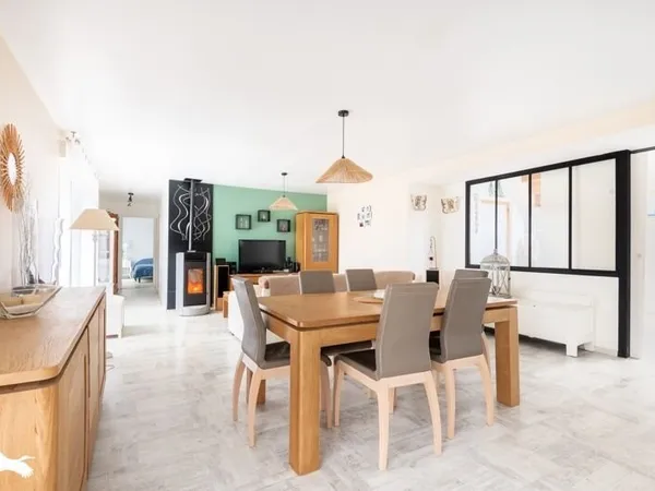 Maison en pierre de 6 pièces principales