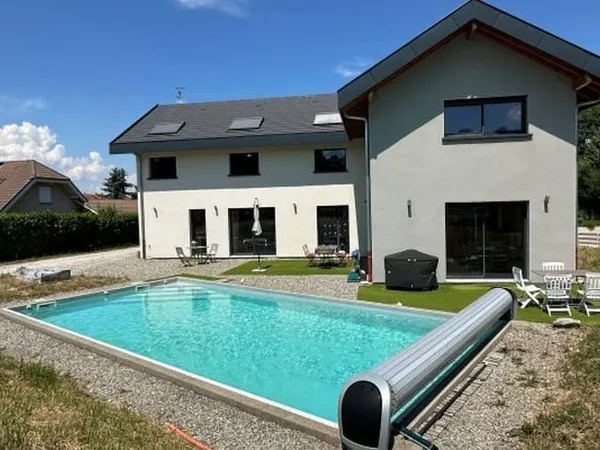 Maison 8 pièces 253 m²