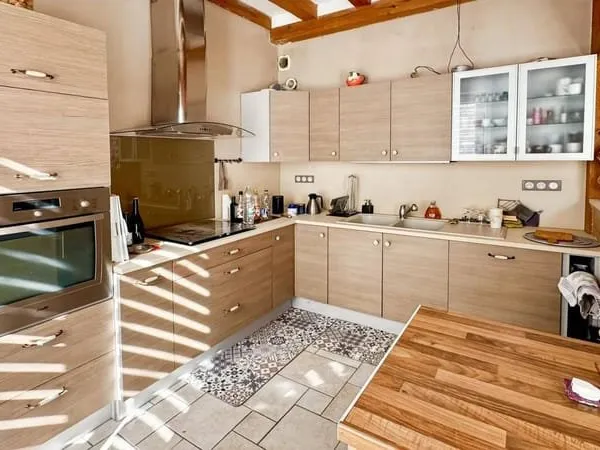 Maison 8 pièces 256 m²