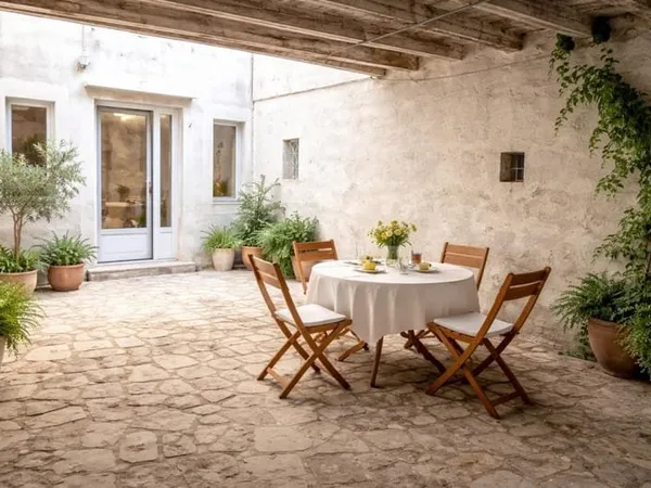 Rouillac - Maison de Ville 120 m² , 4 chambres, avec cour et garage