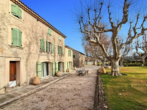 Maison 25 pièces 1100 m²