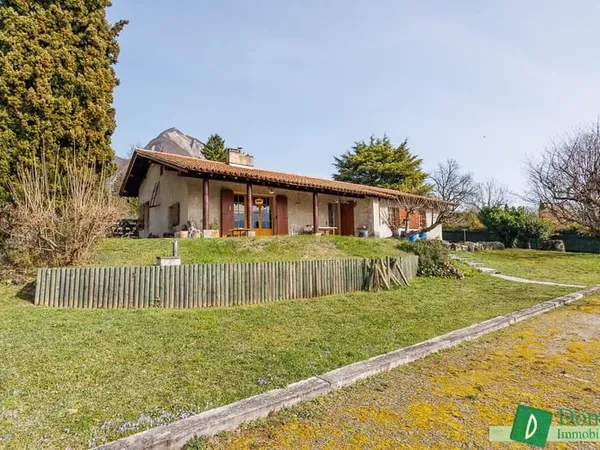 Villa familiale sur les hauteurs de St-Ismier avec vue panoramique sur Belledonne