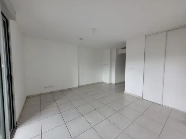 Studio 1 pièce 28 m²