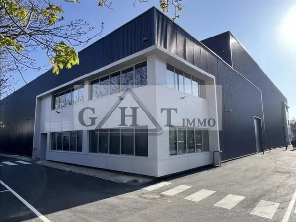 Entrepôt Bureaux A Louer