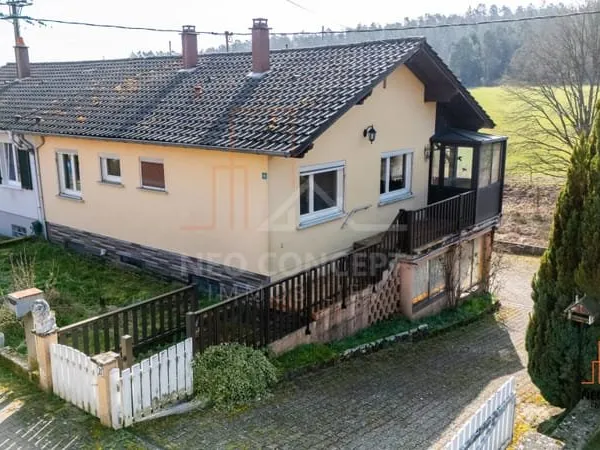* ERCKARTSWILLER - Opportunité à saisir pour cette maison avec travaux, offrant une vue sublime ! *