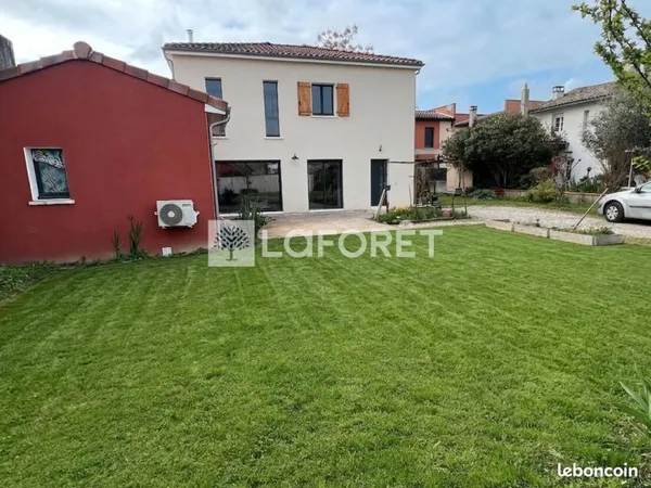 Propriété 5 pièces 157 m²