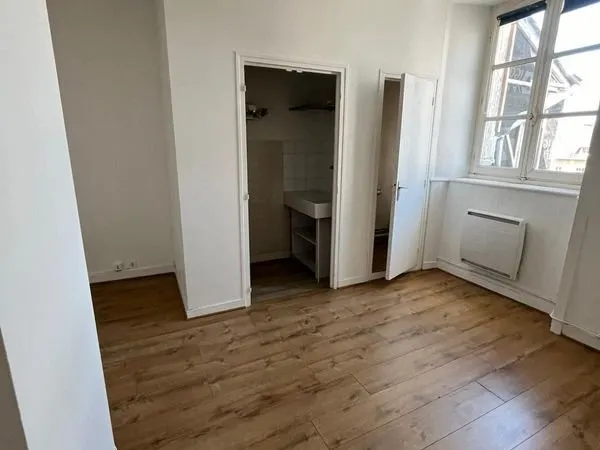 STUDIO 20 m² - HYPERCENTRE RENNES