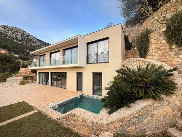 Villa 9 pièces 300 m²